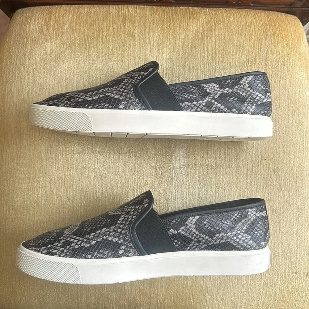 Vince Women's Blair Leather Slip On Sneakers Gray Snake Print Size 9.5